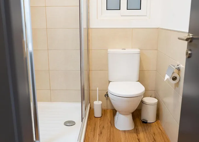 Private With Ensuite - Three Cities House