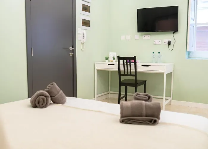 Private With Ensuite - Three Cities House Accommodatie bij particulieren