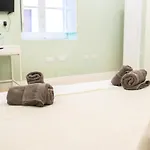 Private With Ensuite - Three Cities House *