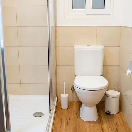 Private With Ensuite - Three Cities House