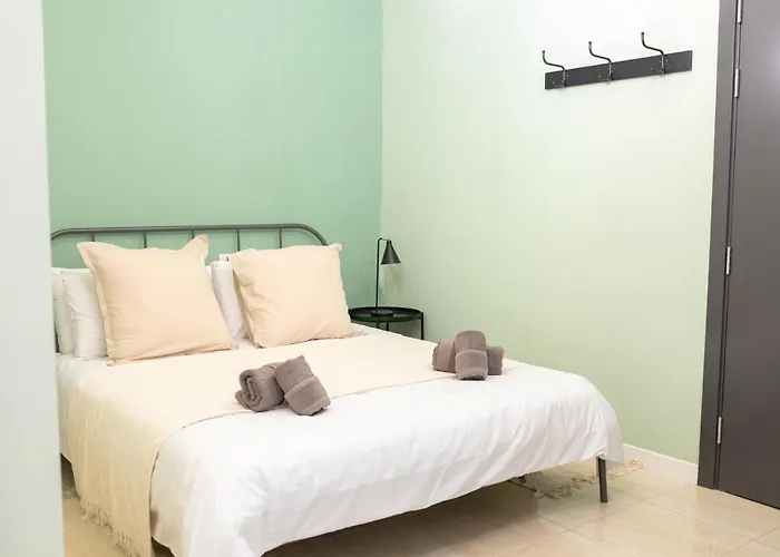 Private With Ensuite - Three Cities House