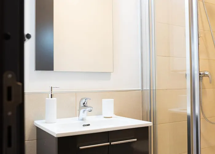 Gazde/Camere de închiriat Private With Ensuite - Three Cities House Cospicua